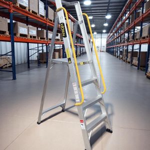 Escalera de Tijera con Plataforma en Aluminio Certificada 4 pasos