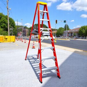 Escalera Tijera Fibra de Vidrio Certificada 8 pasos