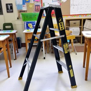 Escalera RAM Tijera Aluminio Negra 4 pasos